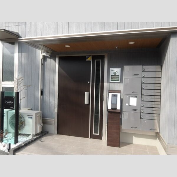 エントランス (エントランス)