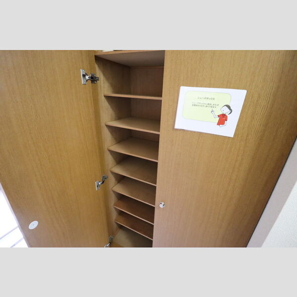 玄関 (シューズボックス)