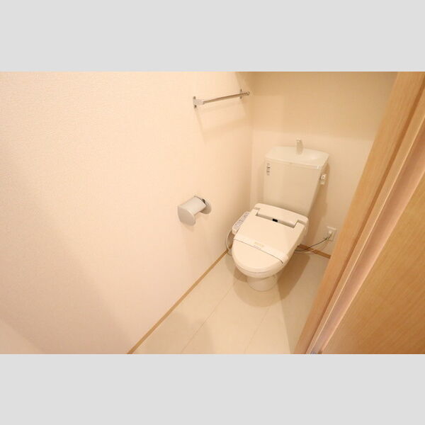 トイレ (温水洗浄便座)