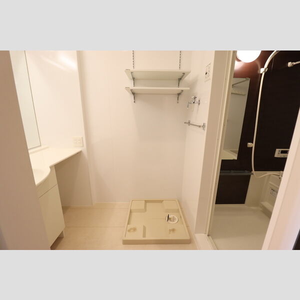 洗面所 (洗濯機置き場)