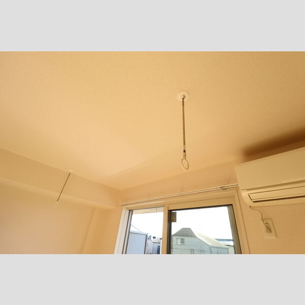 その他設備 (室内物干し)