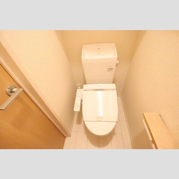 トイレ (温水洗浄暖房便座)