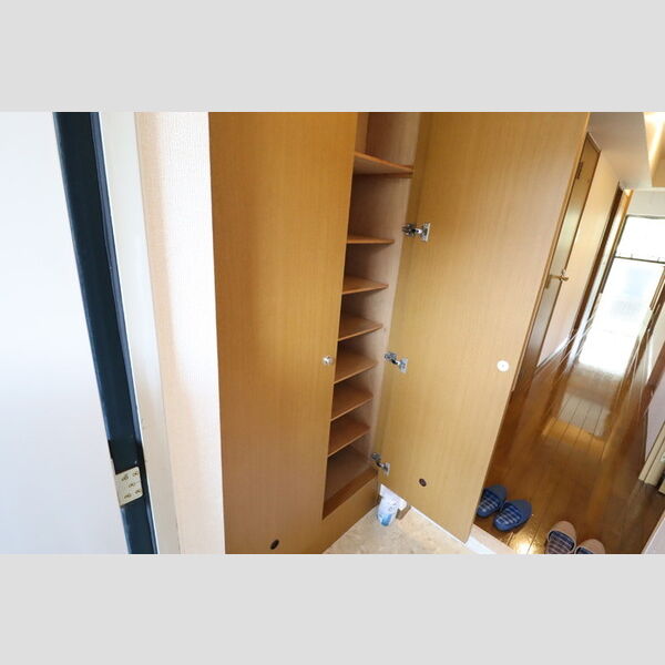 玄関 (シューズボックス)