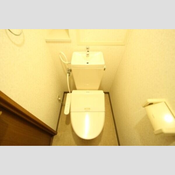 トイレ (トイレ)