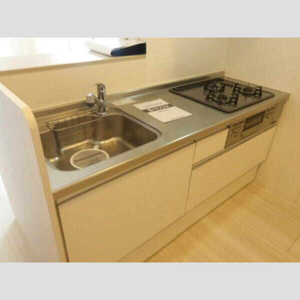 キッチン (対面式3口ガスコンロ付システムキッチン)