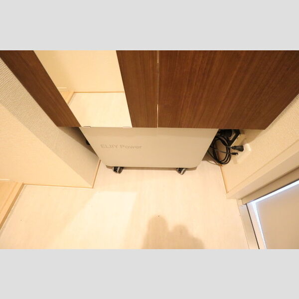 玄関 (非常用蓄電)