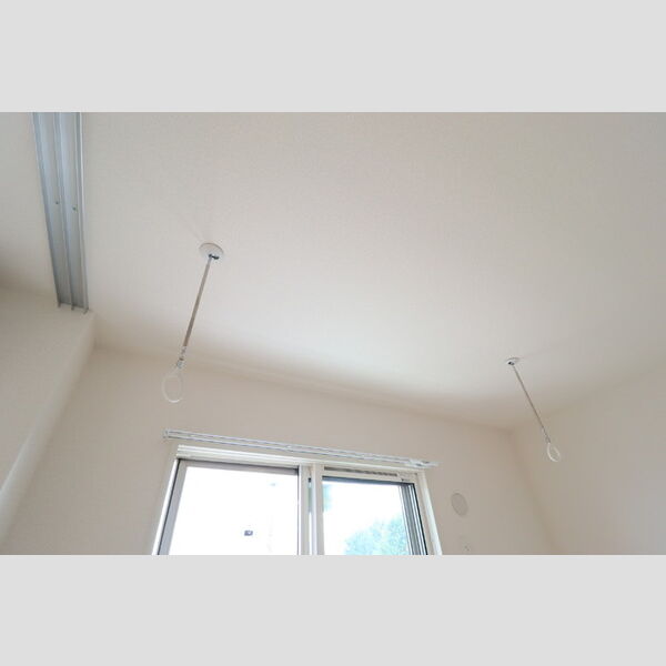 その他設備 (室内物干し)