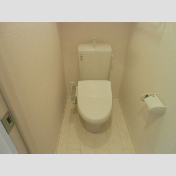 トイレ (トイレ)