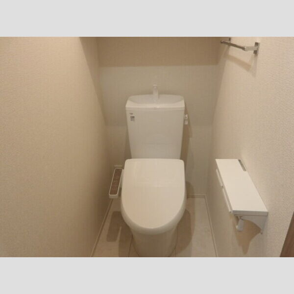 トイレ (温水洗浄暖房便座)