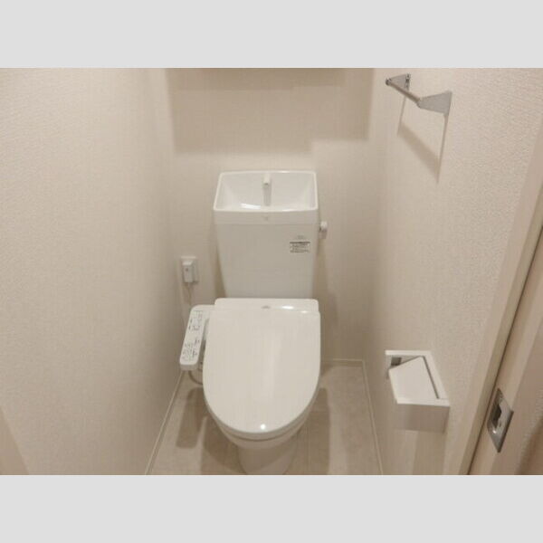 トイレ (温水洗浄暖房便座)