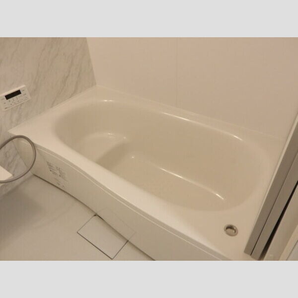 バス (追い焚き給湯機能付き浴室)