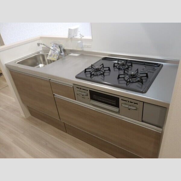 キッチン (対面式3口ガスコンロ付システムキッチン)