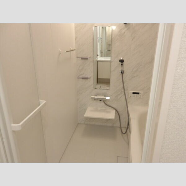 バス (追い焚き給湯機能付き浴室)