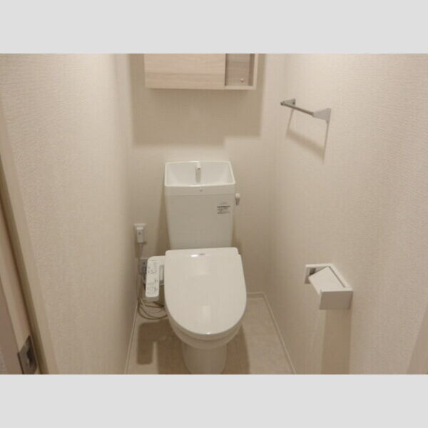 トイレ (温水洗浄暖房便座)