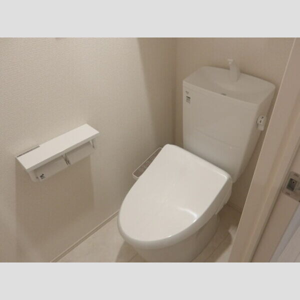 トイレ (温水洗浄暖房便座)