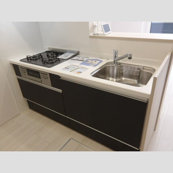 キッチン (対面式3口ガスコンロ付システムキッチン)