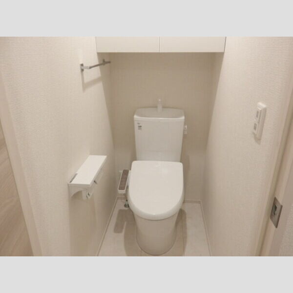 トイレ (温水洗浄暖房便座)