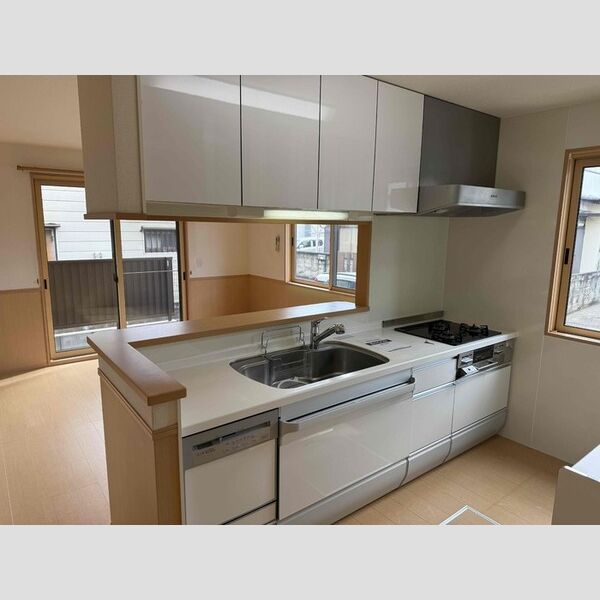 キッチン (対面式3口ガスコンロ付システムキッチン)