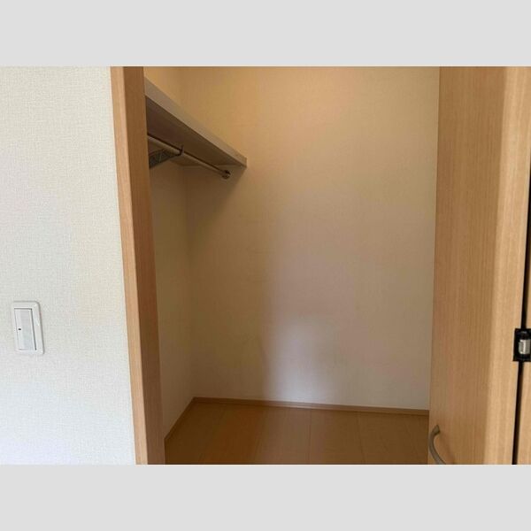 収納 (ウォークインクローゼット)