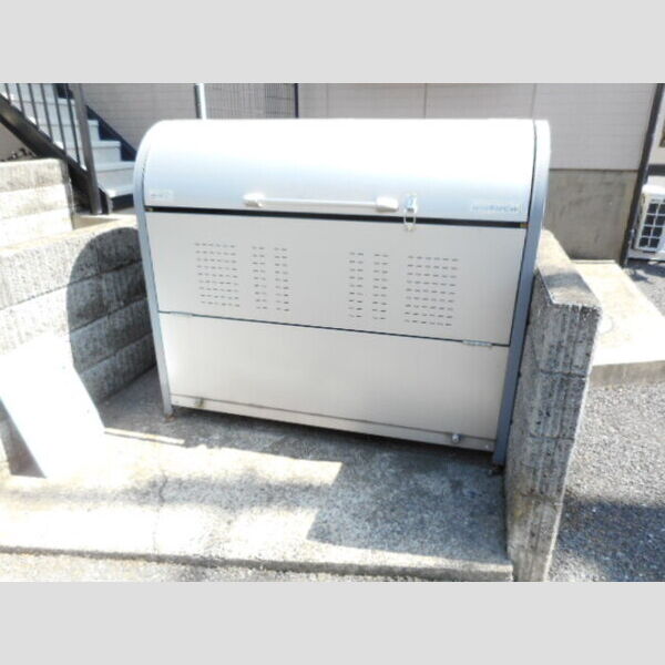 現地周辺 (入居者様専用ゴミストッカー)