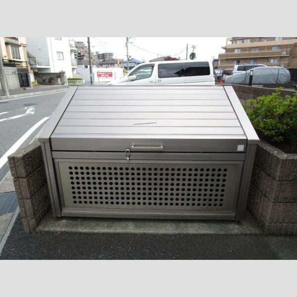 現地周辺 (入居者専用ゴミストッカー)