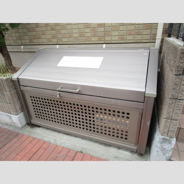現地周辺 (入居者専用ゴミストッカー)