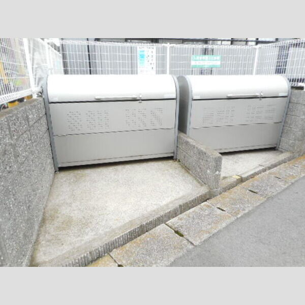 現地周辺 (入居者様専用ゴミストッカー)