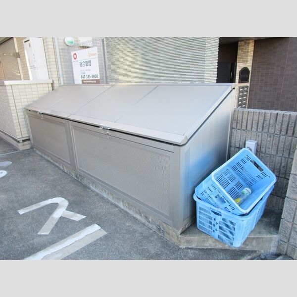現地周辺 (入居者専用ゴミストッカー)