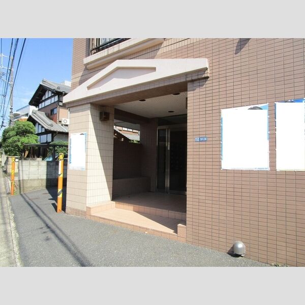 エントランス (エントランス)