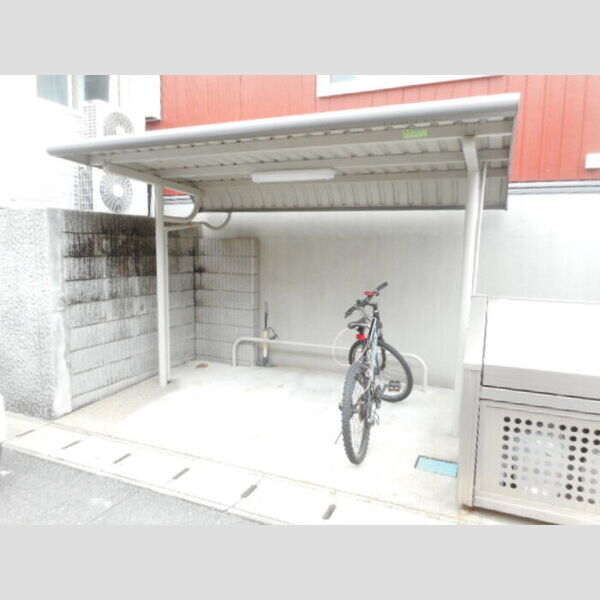 現地周辺 (駐輪場(屋根付き))