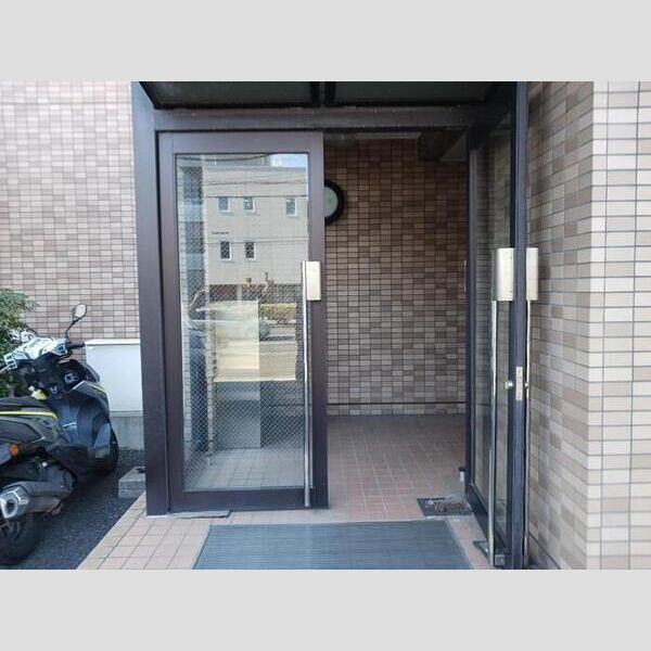 エントランス (エントランス)