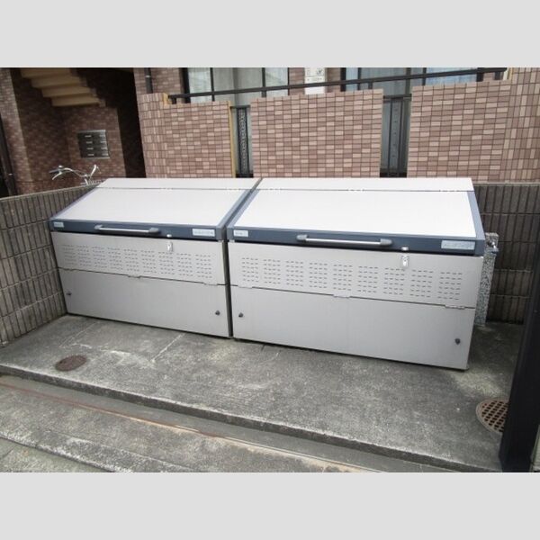 現地周辺 (入居者専用ゴミストッカー)