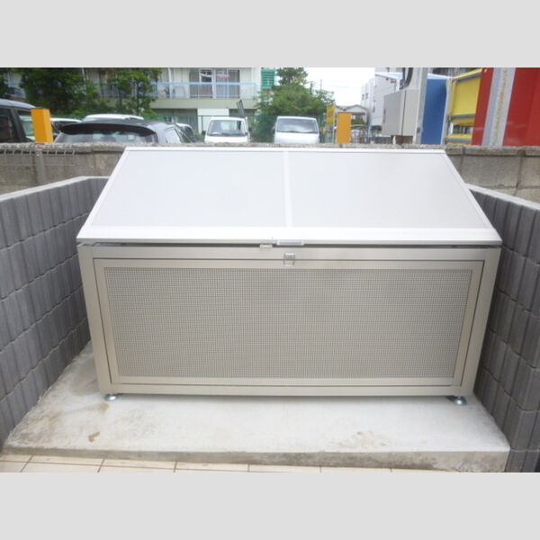 現地周辺 (入居者様専用ゴミストッカー)