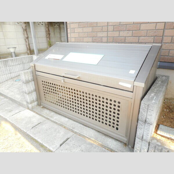 現地周辺 (入居者様専用ゴミストッカー)