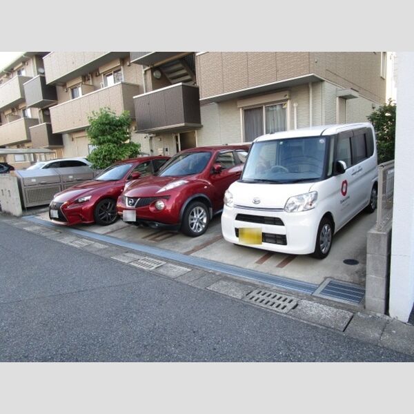 駐車場 (駐車場)