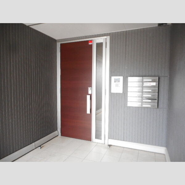 エントランス (エントランス)