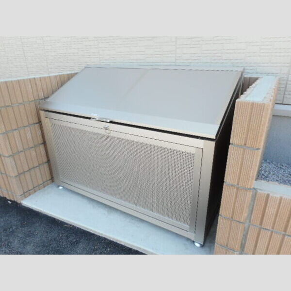 現地周辺 (入居者様専用ゴミストッカー)