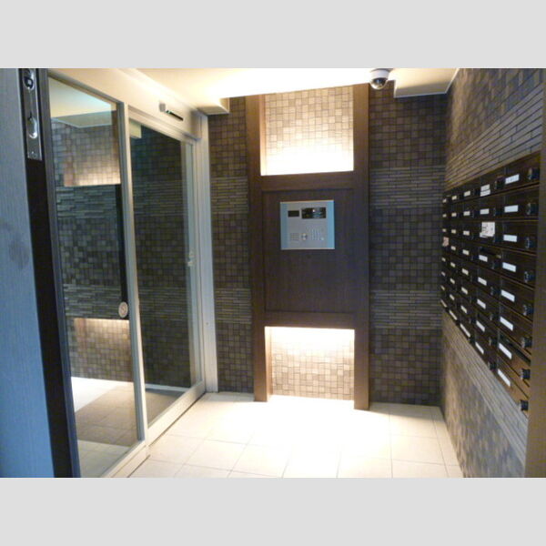 現地周辺 (エントランスのオートロック)