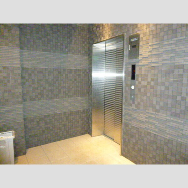 現地周辺 (エレベータ)