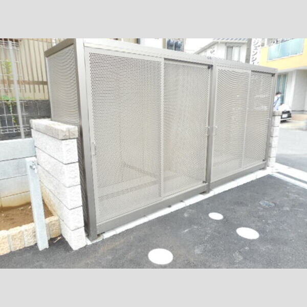 現地周辺 (入居者様専用ゴミストッカー)