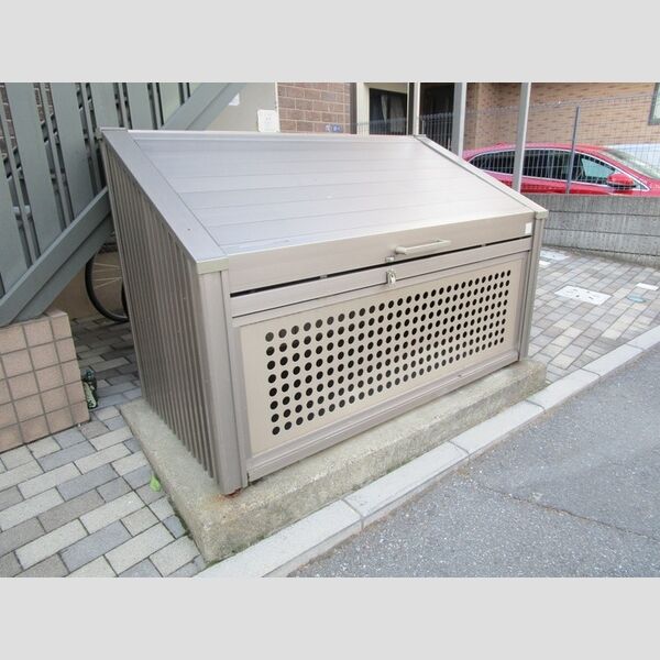 現地周辺 (入居者専用ゴミストッカー)