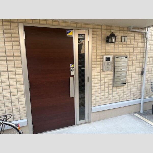 エントランス (エントランス)