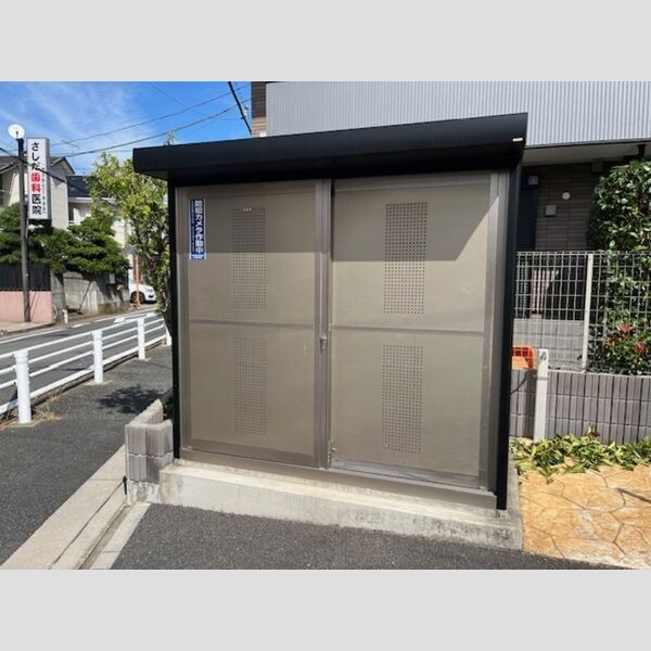 現地周辺 (入居者様専用ゴミ置き場)