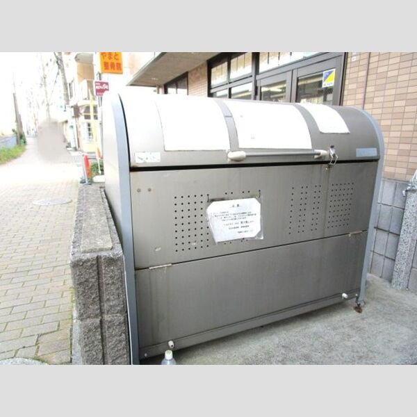 現地周辺 (入居者様専用ゴミストッカー)