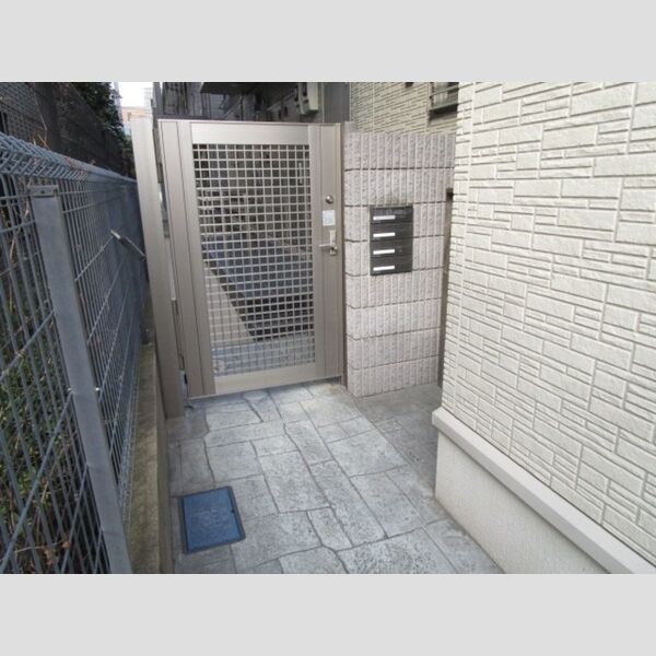 エントランス (エントランス)