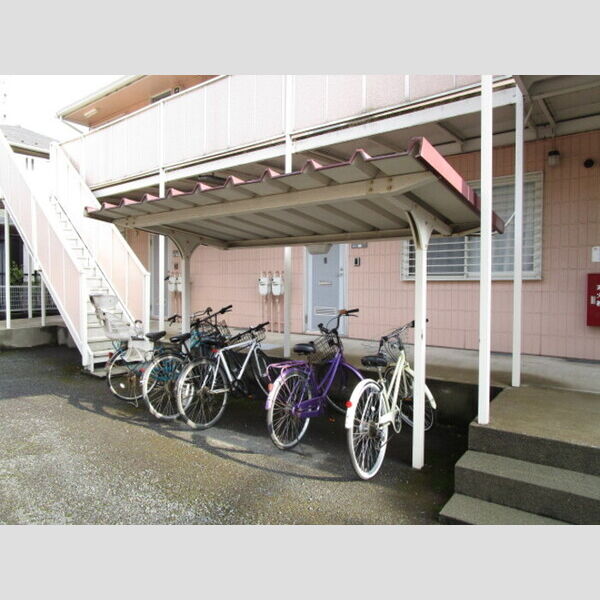 現地周辺 (駐輪場)