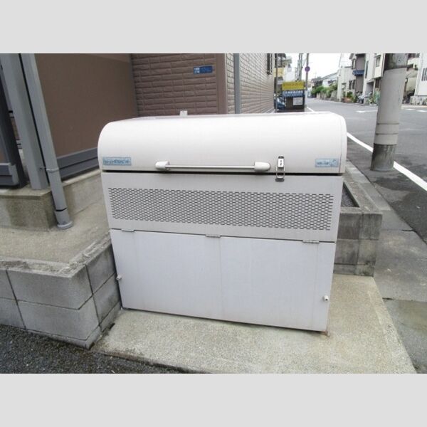 現地周辺 (入居者専用ゴミストッカー)