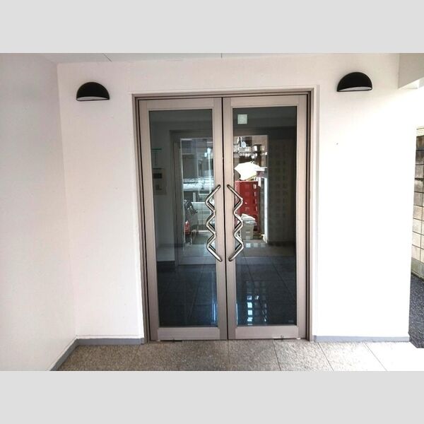 エントランス (エントランス)