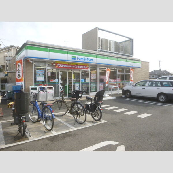 現地周辺 (ファミリーマート)