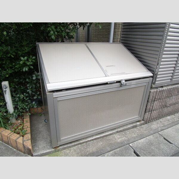 現地周辺 (入居者専用ゴミストッカー)